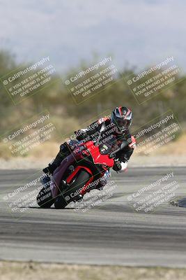 media/Oct-13-2025-Moto Forza (Mon) [[a66d839500]]/3-B Group/Session 3 Turn 2/